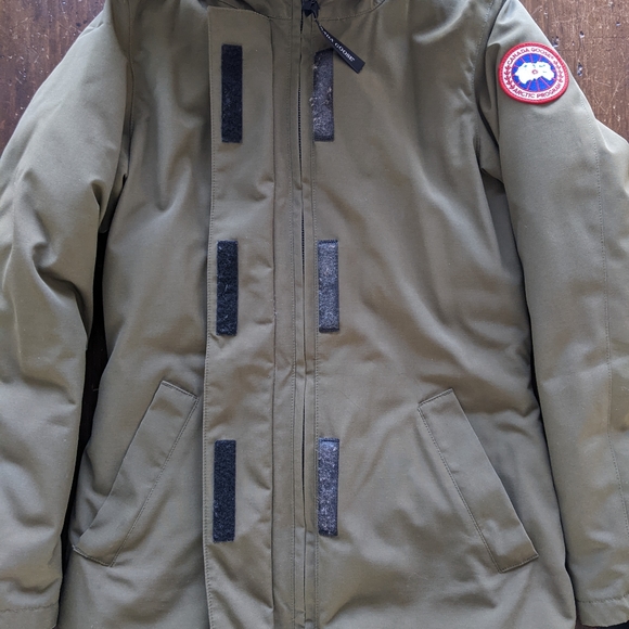 Canada Goose Victoria Parka in military green - Picture 2 of 9